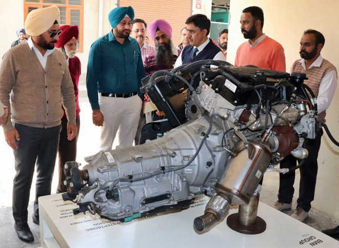 BMW gives car parts for study purposes to GKU students