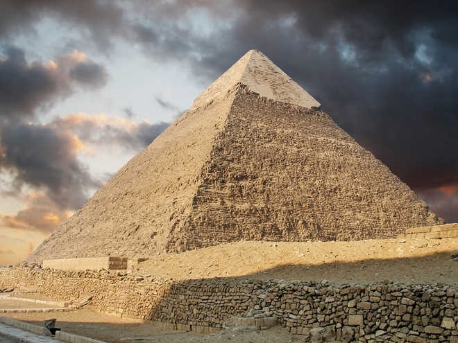 Egypt Probes Danish Couple Accused Of Posing Nude On Giza Pyramid The