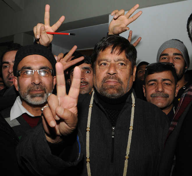 Former MLA Abid Ansari quits PDP