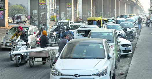 Wrong parking in Zirakpur spells chaos on roads