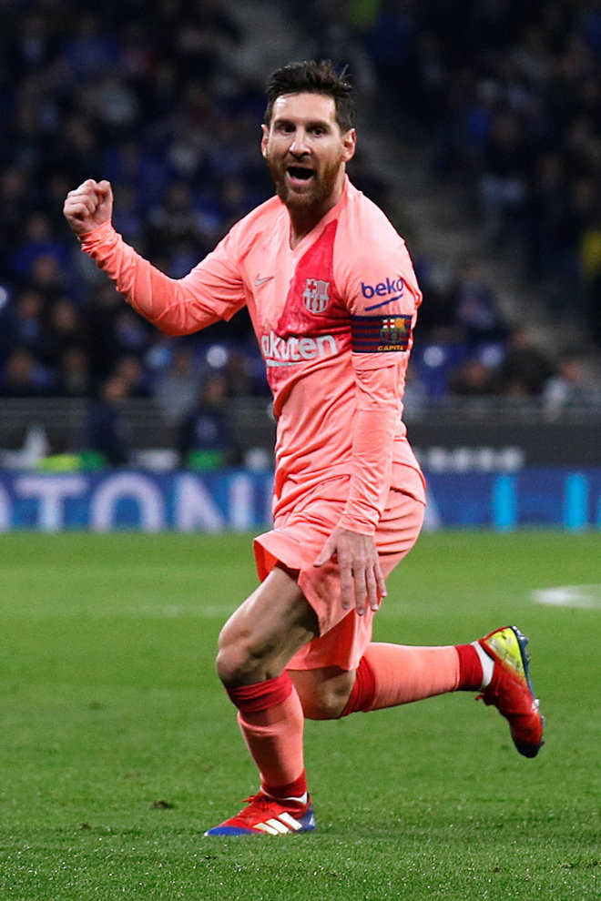 Barca soars on Messi’s magical free-kicks