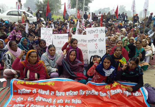Manch protests police inaction in cases against women