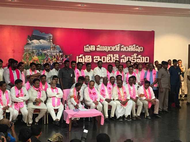 After Telangana victory, KCR to launch new ''national party''