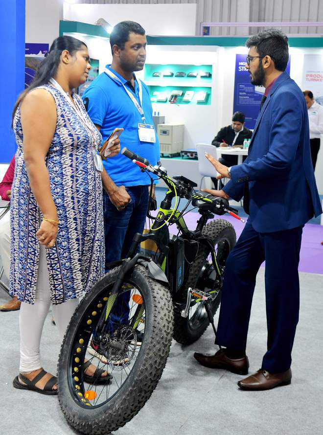 Mahindra Electric, SmartE to deploy 10k electric 3-wheelers