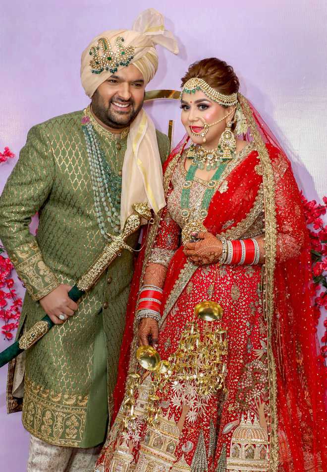 Newlyweds Kapil, Ginni host a grand wedding reception