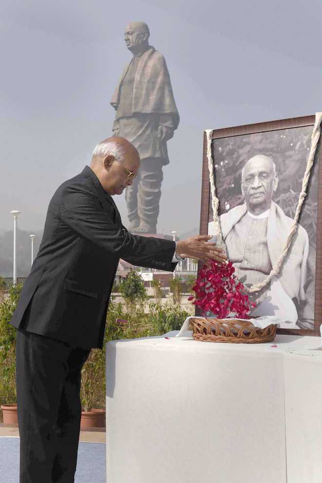 President visits Statue of Unity, lays foundation stone of railway station