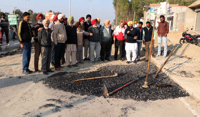 Residents allege use of poor material for road re-carpeting