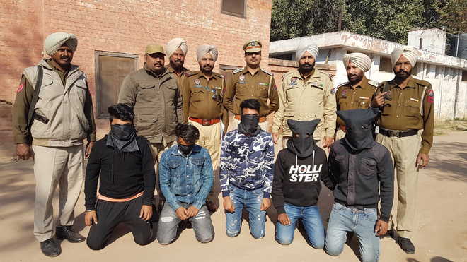 5 Students Held For Robbery : The Tribune India