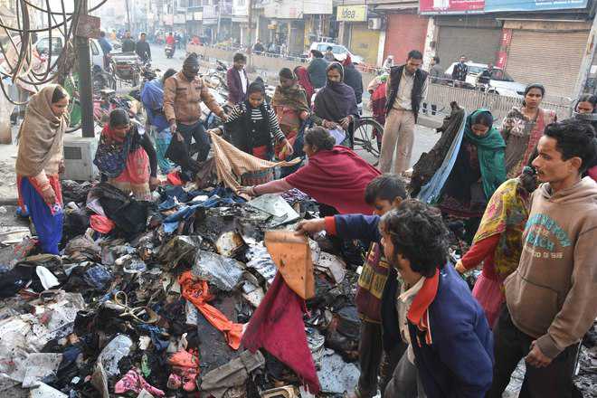 Garments, machines worth lakhs destroyed in fire