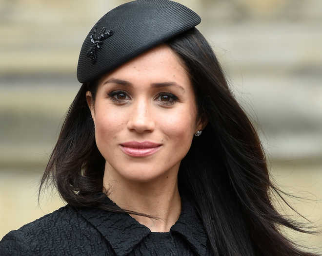 Meghan Markle''s father asks Queen Elizabeth to get his daughter back in touch