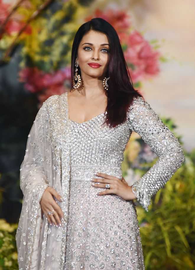 Aishwarya Rai Bachchan encourages differently-abled kids