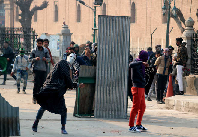 Clashes in Kashmir after Friday prayers