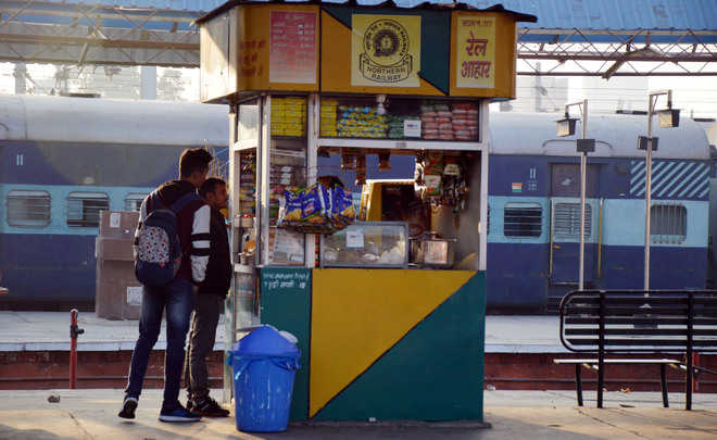 LPG banned, passengers get cold food at platforms