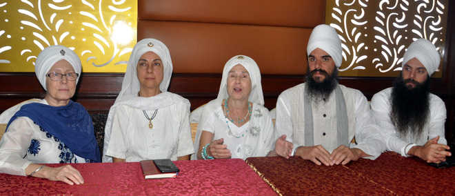 Brazilian Sikhs visit Golden Temple, plead for gender equality