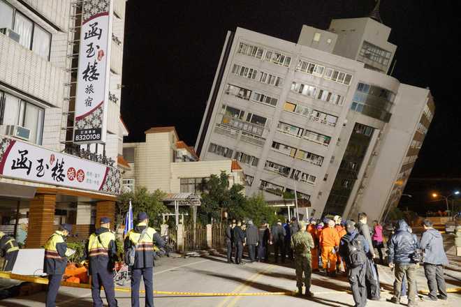 At least 5 killed, 60 missing after quake rocks Taiwan tourist area