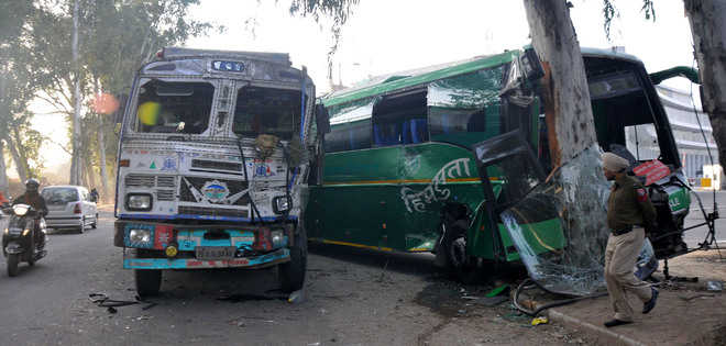 One dead, 12 injured as bus, milk tanker collide