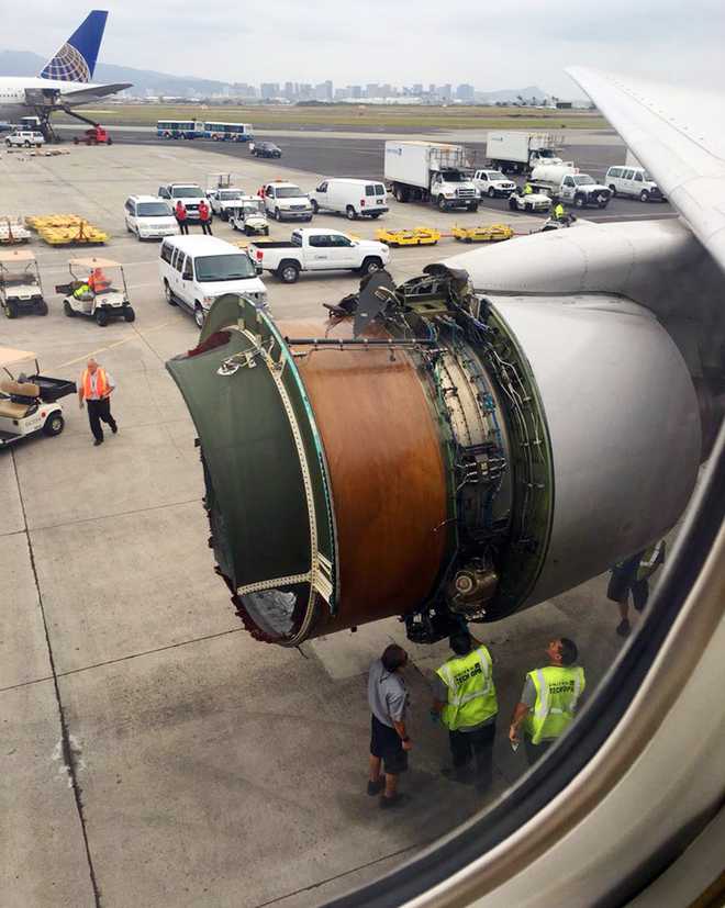 Scary landing after United flight loses engine cover over Pacific Ocean
