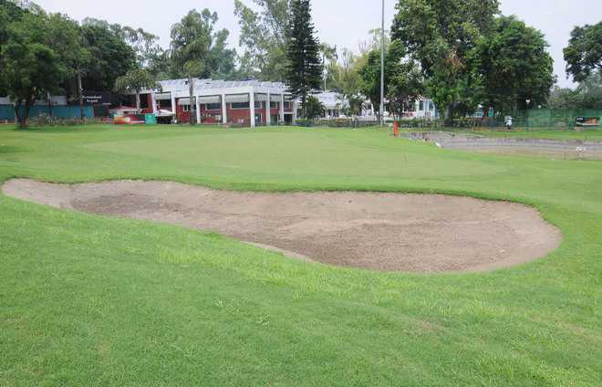 Golf Club lease gives UT Admn overriding powers