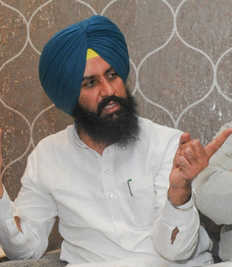 Bains alleges attack by former aide, supporters