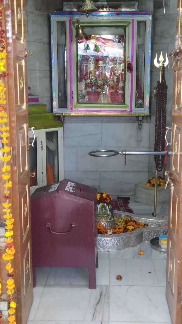 Thieves steal idols, jewellery worth lakhs from Saketri temple