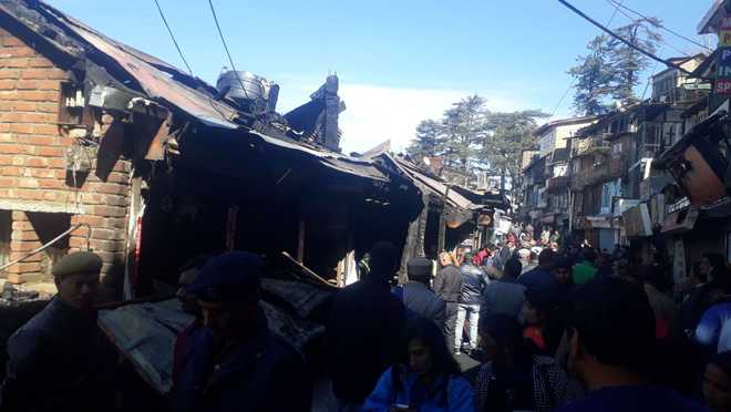 Shimla: 6 shops gutted in fire in Lakkar Bazaar