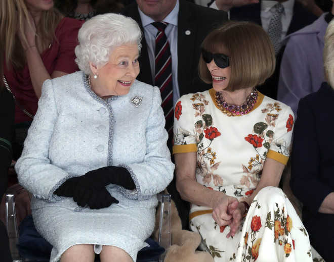 Queen Elizabeth makes surprise appearance