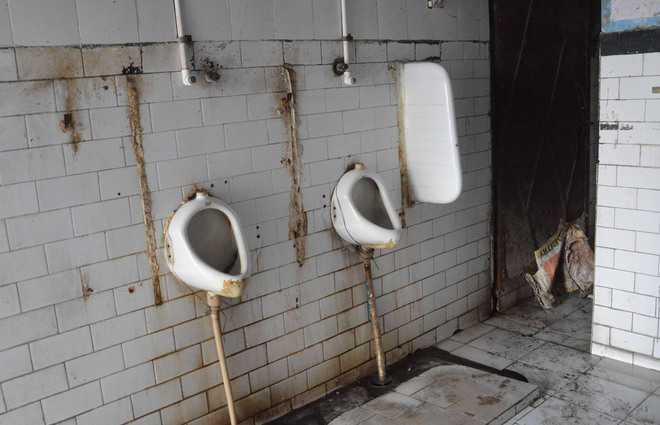 Increase number of public toilets: Residents