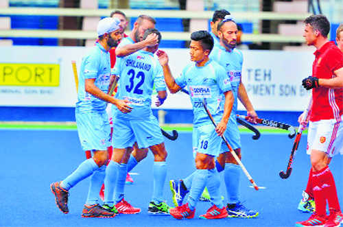 India waste 9 PCs, settle for 1-1 draw against England