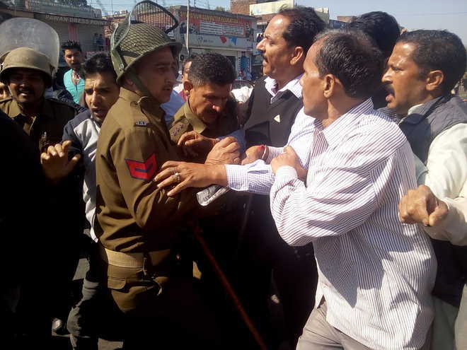 Hiranagar on edge as ‘peace march’ for CBI probe foiled