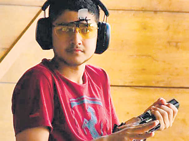 Anish, Neeraj in line for rapid fire pistol final