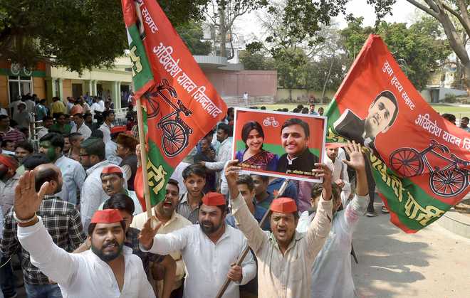 Bypolls: Blow to BJP as SP wrests Gorakhpur, Phulpur Lok Sabha seats
