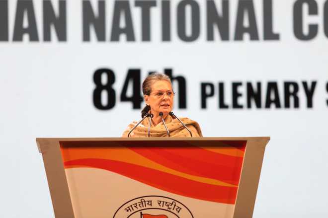 Sonia targets Modi, accuses him of making hollow promises