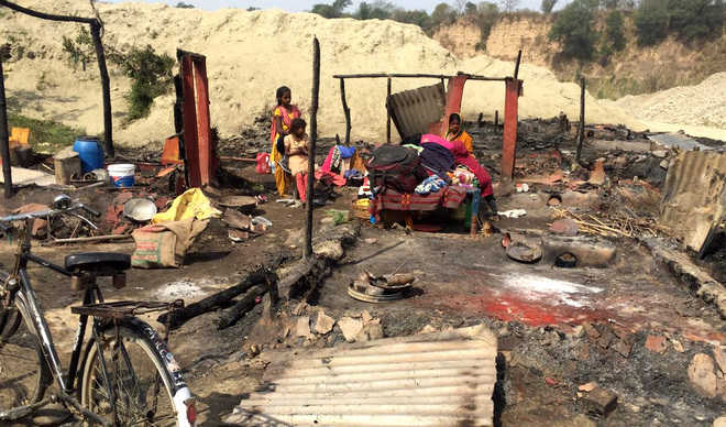 60 huts gutted, families of migrants rendered homeless