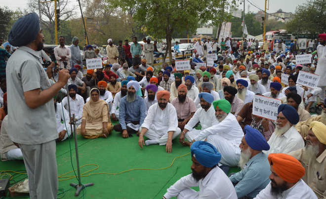 Protest against release of toxic water in Sutlej