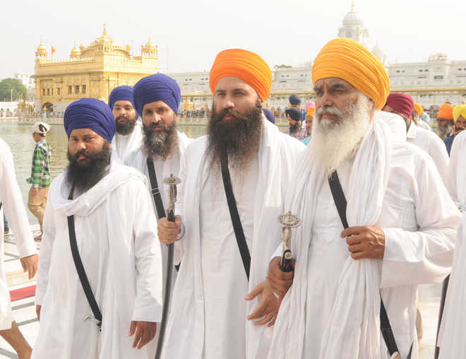 Parallel jathedars issue ‘edict’ against ‘Nanak Shah Fakir’