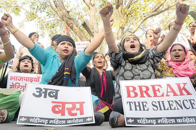 Cong women protest rapes, slam BJP govt