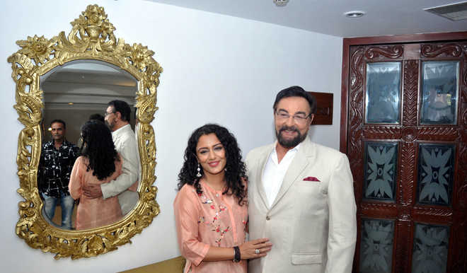 Mother plays a key role in life: Kabir Bedi