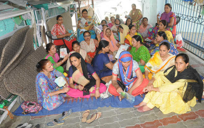 Protest by anganwadi workers enters 88th day
