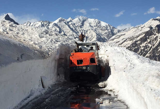 Manali-Leh road to open by mid-May