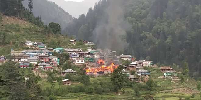 Seven houses, 16 huts gutted at Kullu village : The Tribune India