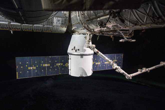 SpaceX''s Dragon cargo ship heads back to Earth
