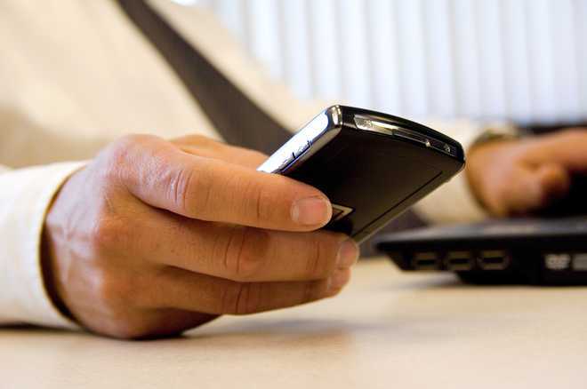 Mobile Internet services restored in Kashmir