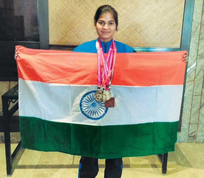 Savita wins powerlifting silver