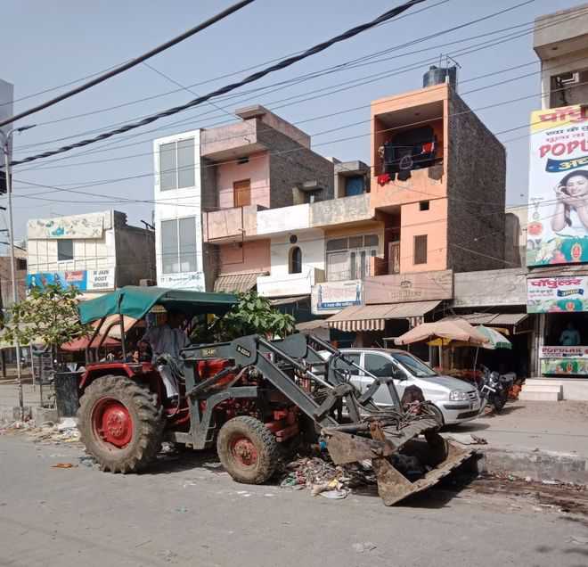 In Panipat, garbage lifted under police protection