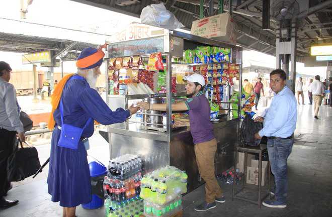 Overcharging by shopkeepers goes unchecked at bus stand