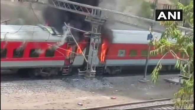 ND-Vizag AP Express catches fire near Gwalior, no injuries reported