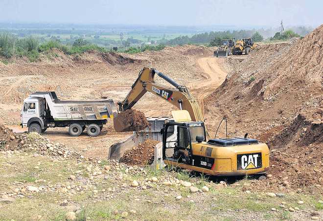Govt to start mining sand on its own now