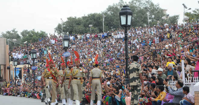 Thefts at Beating Retreat ceremony rattle tourists