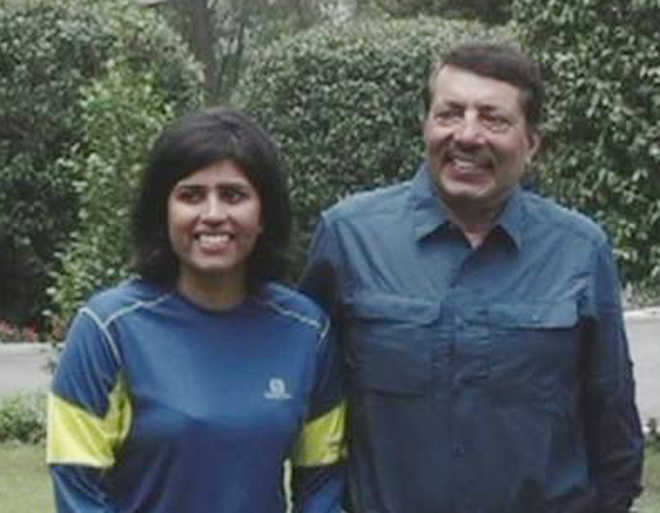 India''s first father-daughter duo to scale Everest has message on girl child