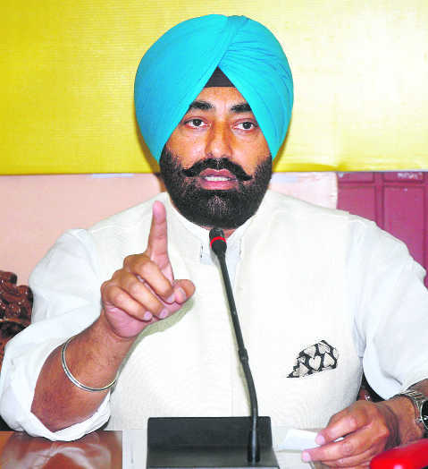 Industrial waste issue: Stopped from entering village, Khaira accuses CM of complicity